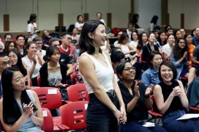 新加坡妇协会长托马斯:自制定《妇女宪章》以来,新加坡女性权益推进或来到新转折点