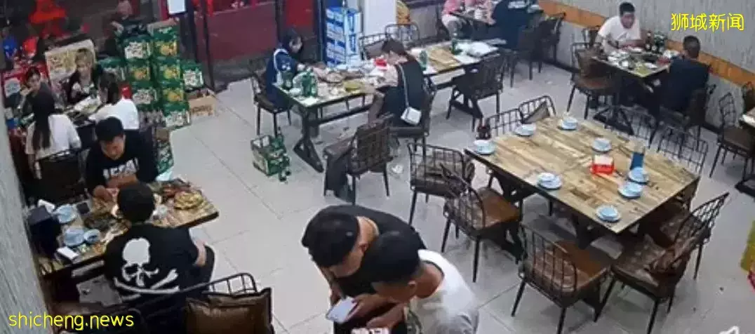 全員抓獲！唐山打人男子，如果在新加坡，會被鞭刑