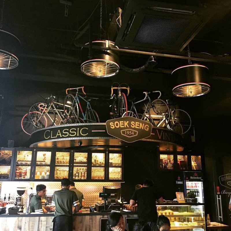 Soek Seng 1954 機場旁的咖啡廳☕️ 室外看飛機、室內看腳踏車，視覺和味覺雙重盛宴