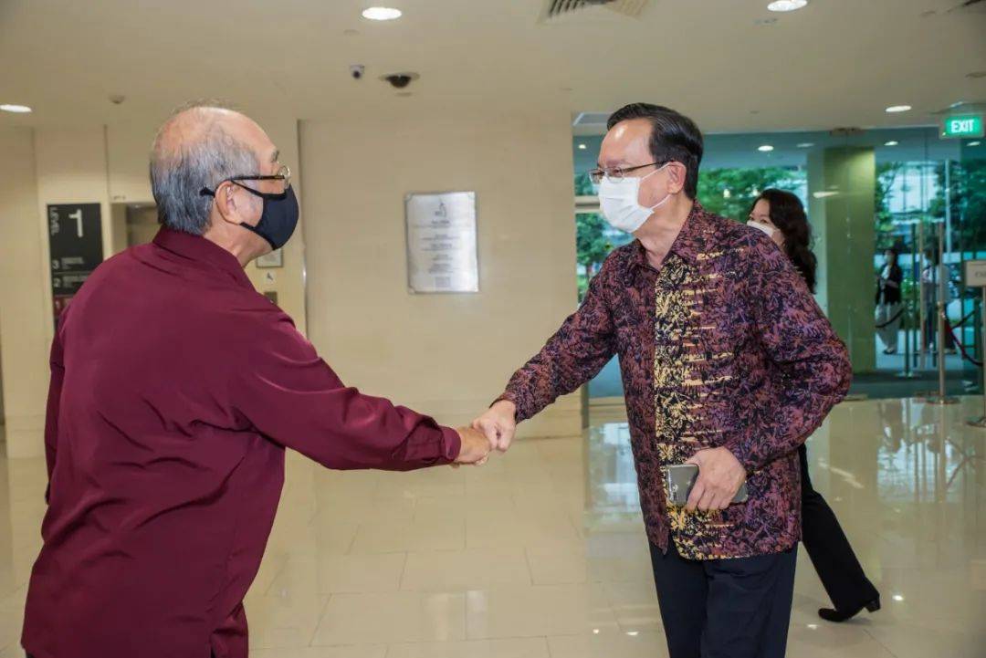 春城洋溢华夏情 不忘初心向前行