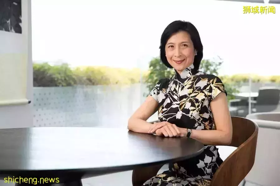 新加坡60岁女富豪：曾是律师，爱穿旗袍，开公司赚50亿，凭啥