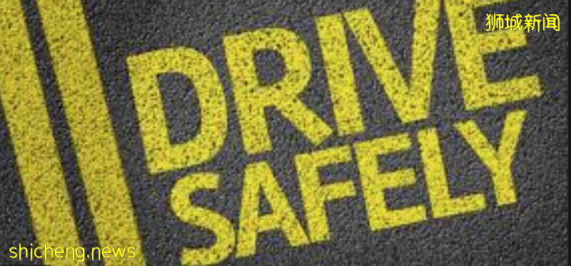 CTE今早發生慘烈車禍，32歲敞篷司機飛出車外當場死亡!