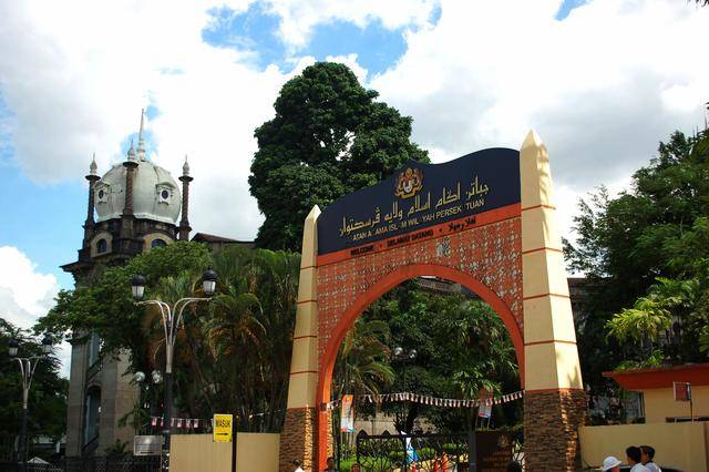 港澳台坚持用繁体字,为何马来西亚、新加坡反而用简体字