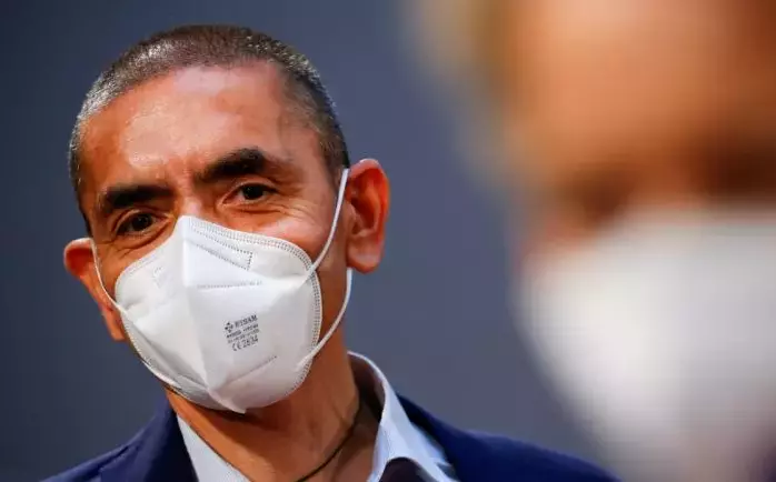 密接者已入境!新加坡会再收紧社交人数、堂食吗?世卫:封锁无法阻止奥密克戎传播