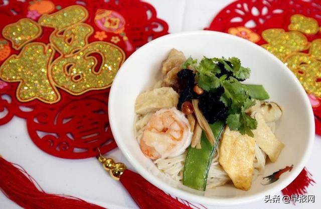 新加坡的异乡游子 过年用家乡味作调味剂