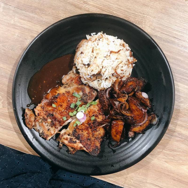 吃西餐不用花大錢!Wild Olives 餐點只從S$4.80起😍 嫩烤豬排、牛排、意面,平價好吃又大份