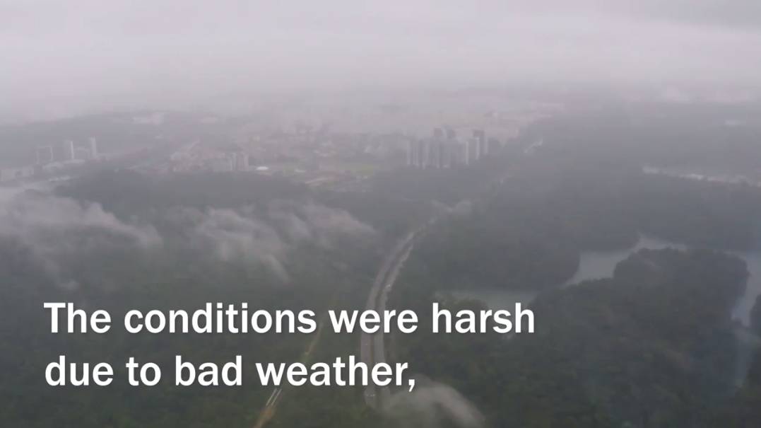 新加坡空軍出動直升機，爲了從遊輪上救人