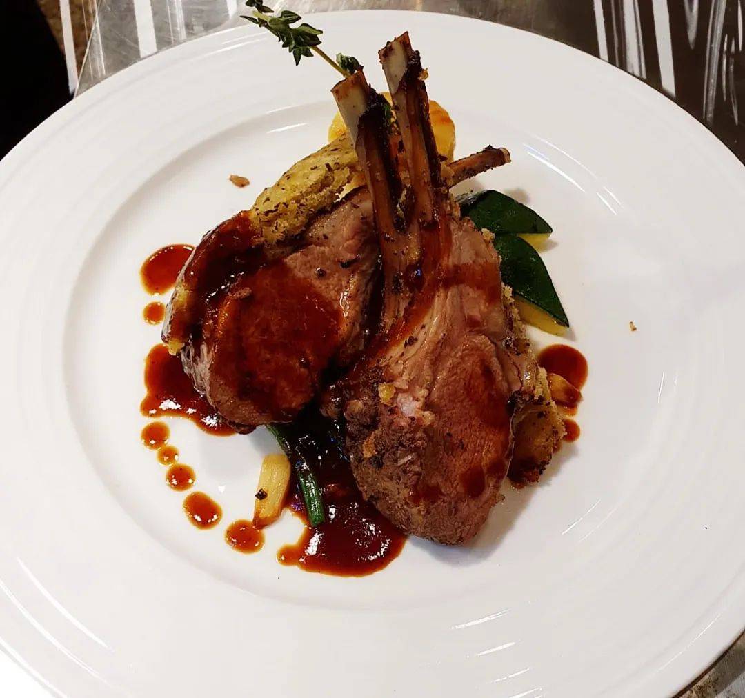 新加坡夜間野生動物園，現在可以搭帳篷吃晚餐了