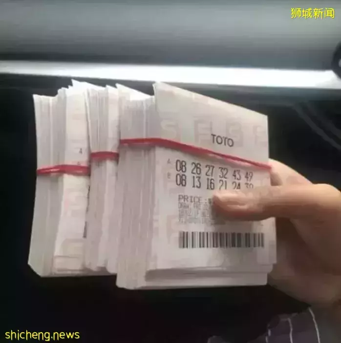 8人平分1900萬新幣！新加坡全民瘋狂買彩票、鋪滿整個房間！他連中頭獎+二獎