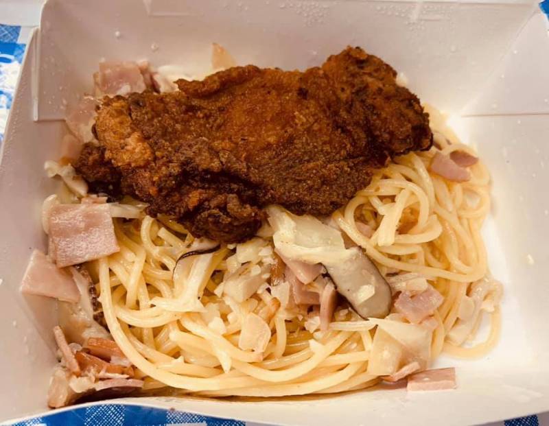 Collin's套餐2折優惠！！肉量滿滿的Combo Set平均不到6新幣！！通過Foodpanda下單並自提方可享受此優惠！！有效期至10月31日