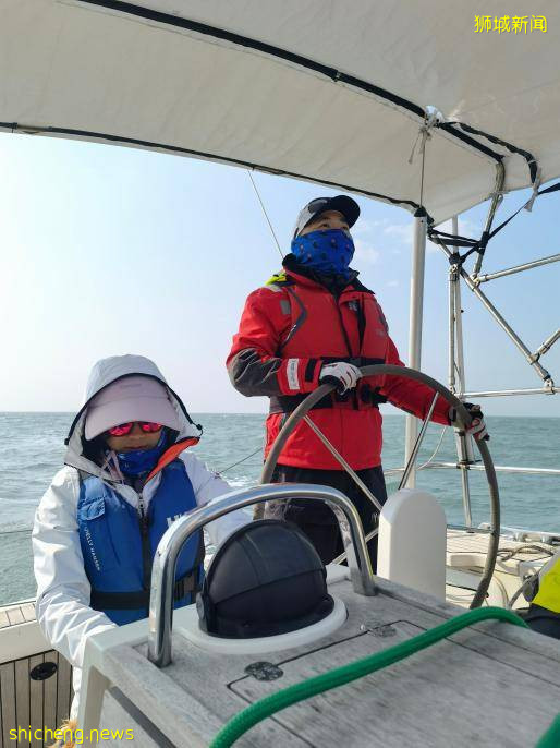 新国大商学院帆船队首次出征夺冠