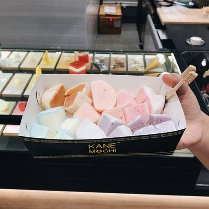 逛街零食新選擇:超可愛🍡麻薯冰激淩🍦@Kane Mochi,軟軟糯糯冰冰涼涼,一口一個超Q彈