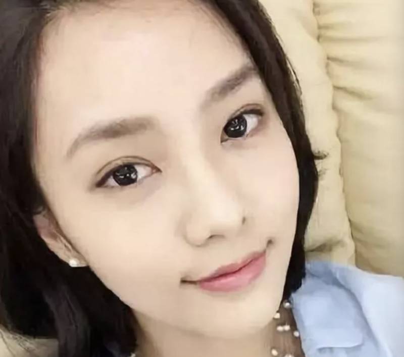 王思聪又上热搜了!点赞网红“不怪男人为她出轨”!网友:跟新加坡女伴真像