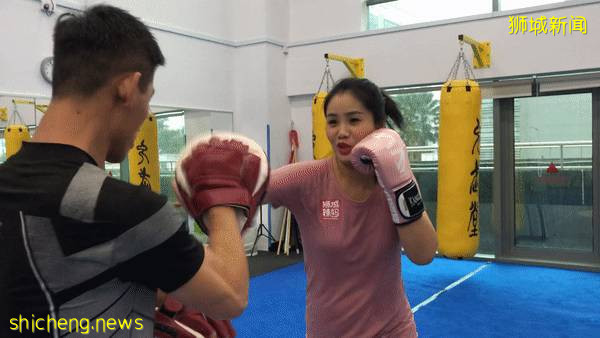 酷!新加坡网红武馆扩张!娃跟着冠军学武术,妈妈也一起练搏击