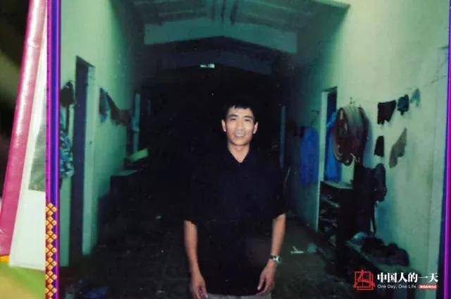 在新加坡打工9年：如果每月寄回家1万块钱，就代表我没出轨