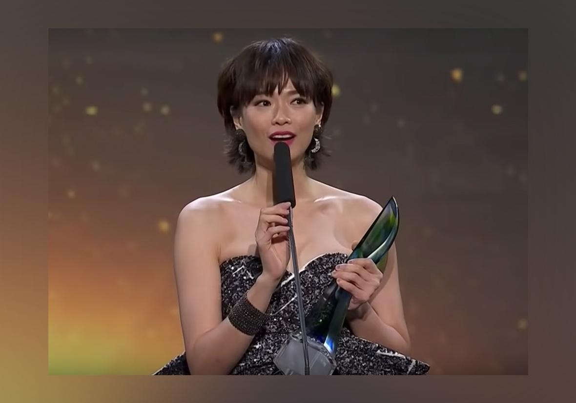 陈凤玲《红星大奖》上秀一句“冰冻三尺，非一日之寒” 打脸国人华语水平