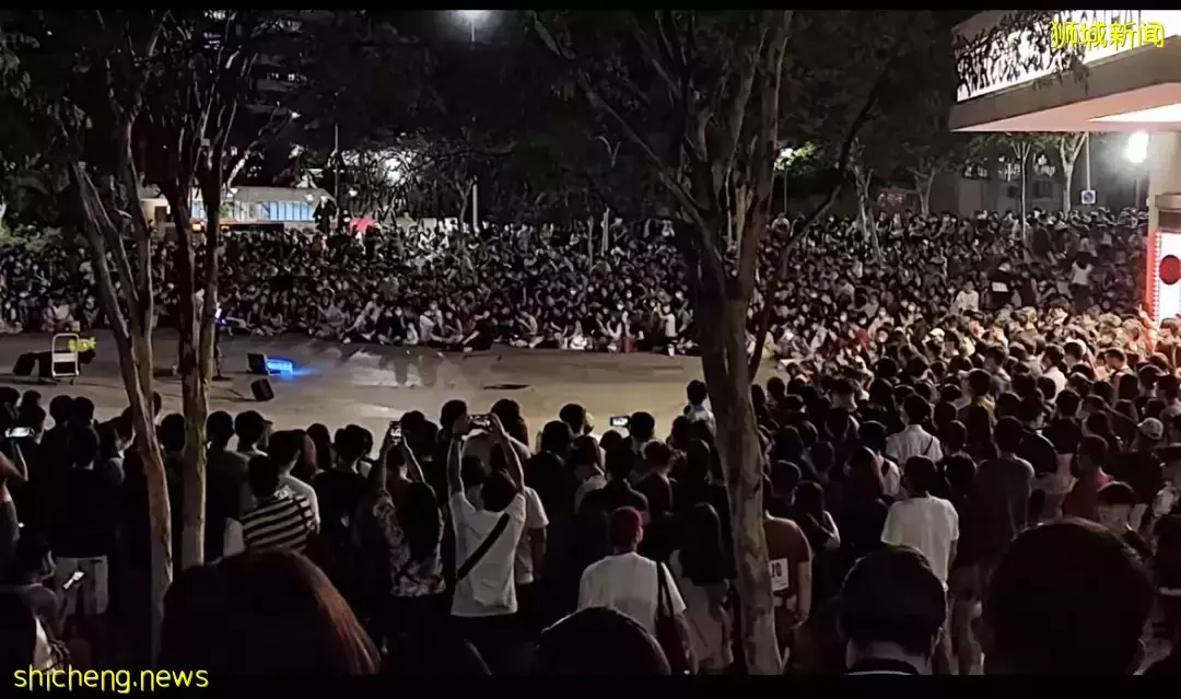 因为他，新加坡乌节路挤爆了！现场人山人海、高呼不断！林俊杰后继有人了