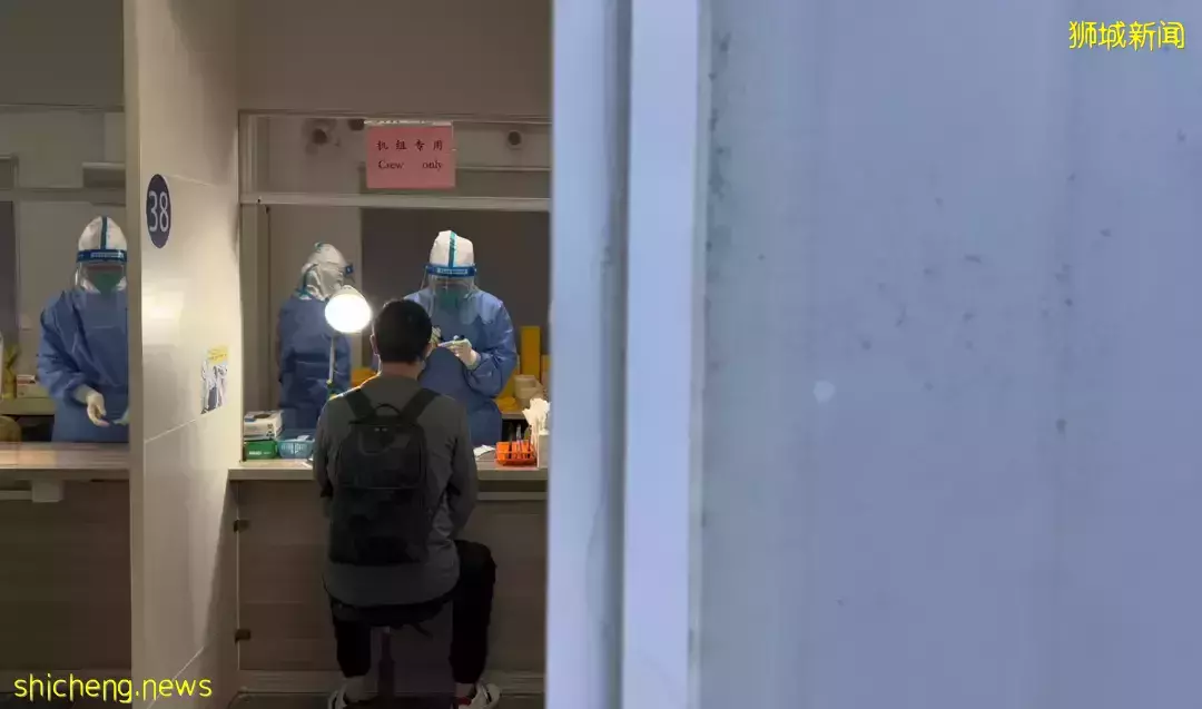 手把手指導從新加坡回國 事必躬親,都是爲了即將回國的同學們