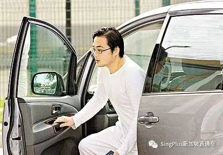 新加坡應該明白，在這件事上中國絕不會讓步