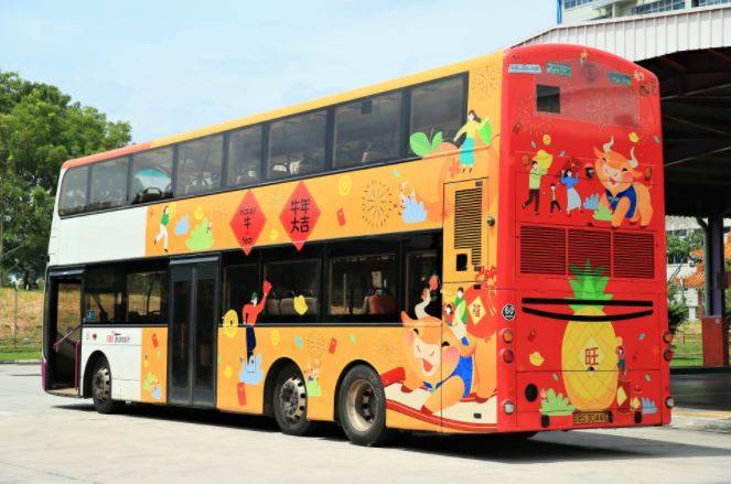新加坡的地鐵，車站和公共巴士都已經裝飾完畢！牛年來啦
