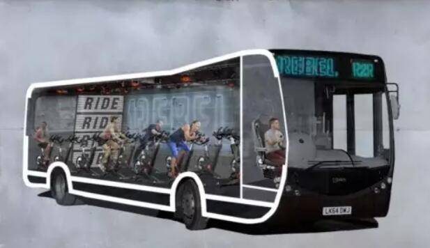 新加坡妹紙巴士做運動引發口水大戰，網友調侃“倆大長腿像雨刷”