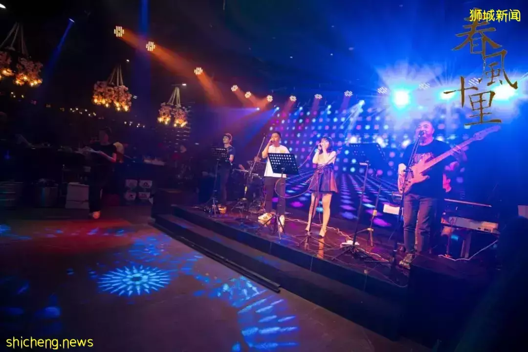 没任何曝光,已被新加坡妹纸挤爆的音乐餐厅,我愿意在这待到凌晨三点