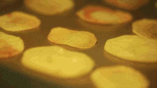 震惊!新加坡科学家公布春节零食热量,每吃一口就吞进半口脂肪!三招教你避免“过年肥”