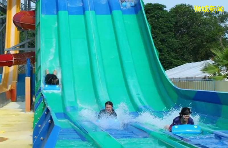 新加坡一整天都玩不夠的水上樂園！335米漂浮河，亞洲最長的水滑梯，太刺激了