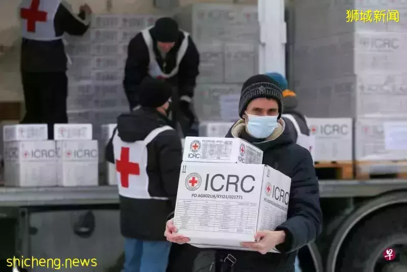 李显龙：新加坡不能靠他人来保护 ！政府捐10万美元援助乌克兰！ 新航往返莫斯科航班暂停