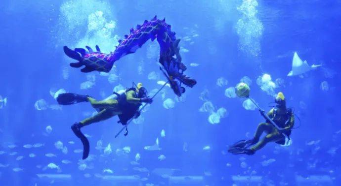 新加坡SEA海洋馆深蓝夜宴【新春特别版】登场!海底舞龙贺岁又来啦