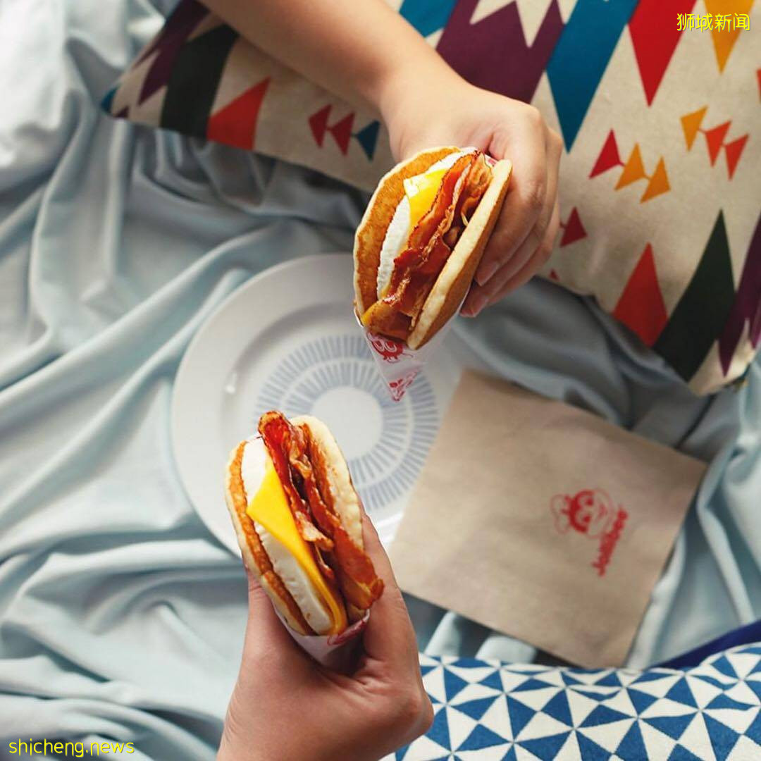 炸鸡界天花板新搞作!Jollibee推出早餐菜单☀️ 三款煎饼套餐拼盘仅从S$4.80起