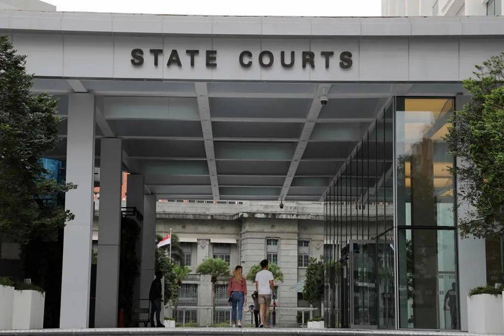 新加坡国大毕业男子,潜入女生宿舍……偷走了一个情趣用品