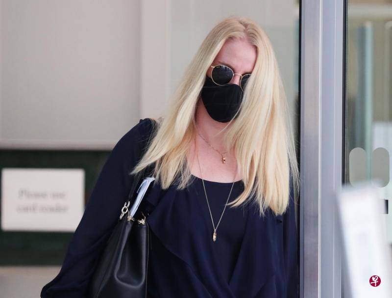 参与游艇群聚派对 英国女子永久被禁在狮城工作