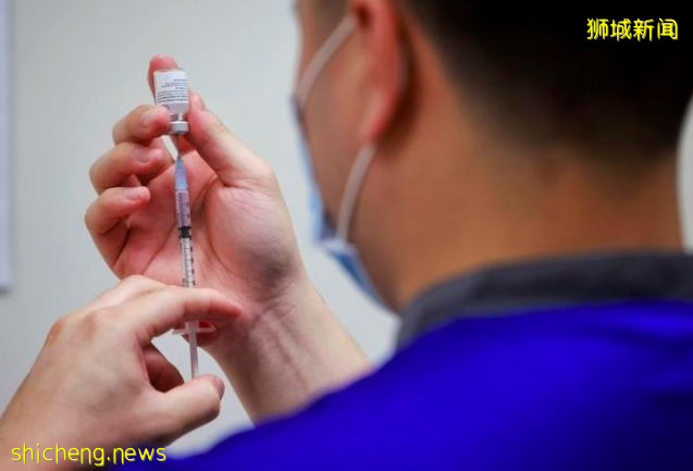 两周内向年长者发出邀请打第三剂疫苗通知