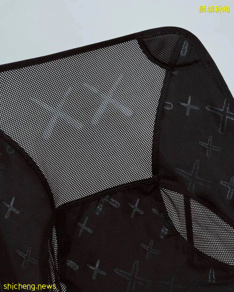 《KAWS: HOLIDAY》11月正式登陸新加坡！42米濱海灣浮動舞台巨型擁抱雕塑&獅城獨家收藏品，讓你大飽眼福