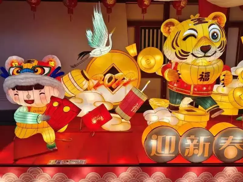 過年必打卡新加坡牛車水,300多個虎年燈飾亮起來啦!【多圖】