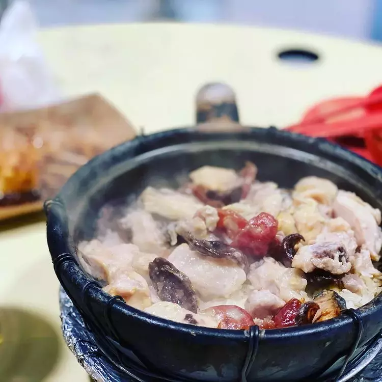 位于Holland V的新鸿运瓦煲饭, 吃货推荐 咸香入味 