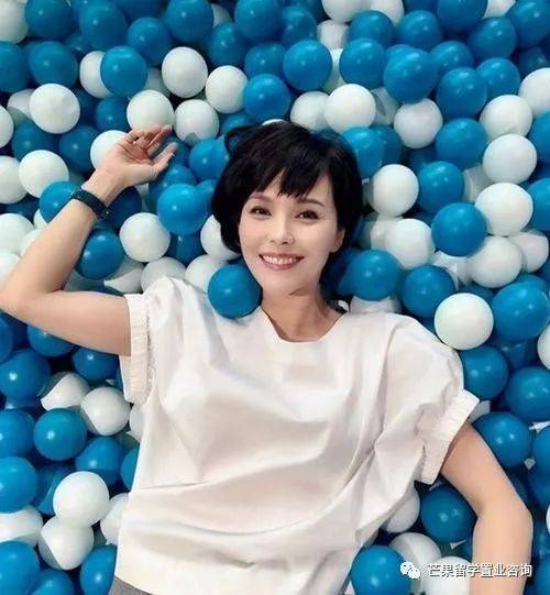 生育率僅1.1創新低、人口危機下的新加坡,要對這些外國人放開PR政策