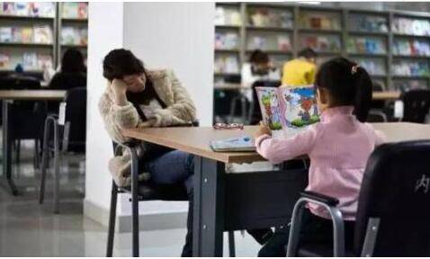 新加坡陪讀媽媽求助:我留不下來,女兒不願意回國,該怎麽辦