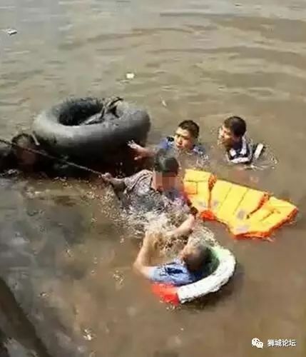 国内竟然有这种歪风，都成了老头子还这么坏……