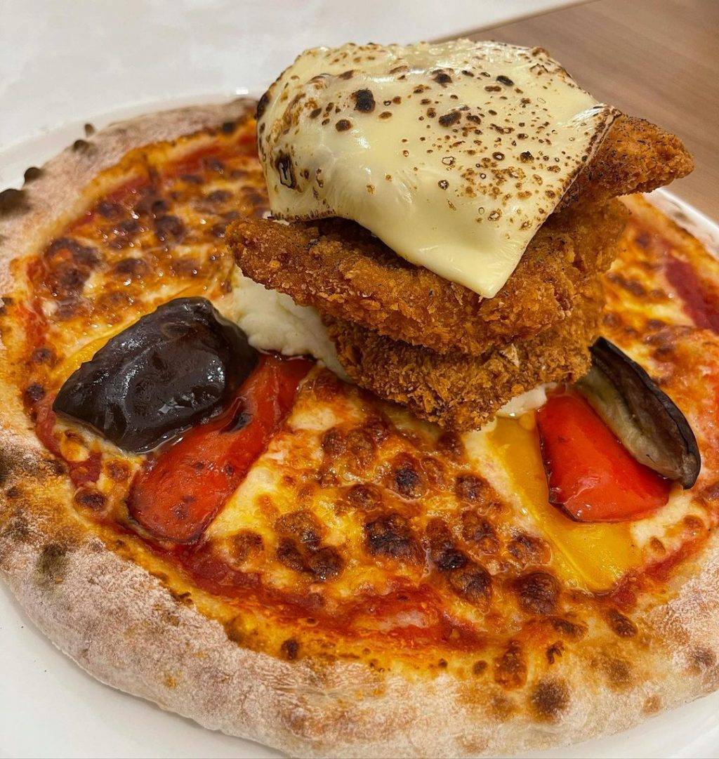 创意日式披萨Pizzakaya🍕炸鸡排咖喱+章鱼烧小丸子+牛丼口味，用料神奇，开创混搭新吃法✨ 