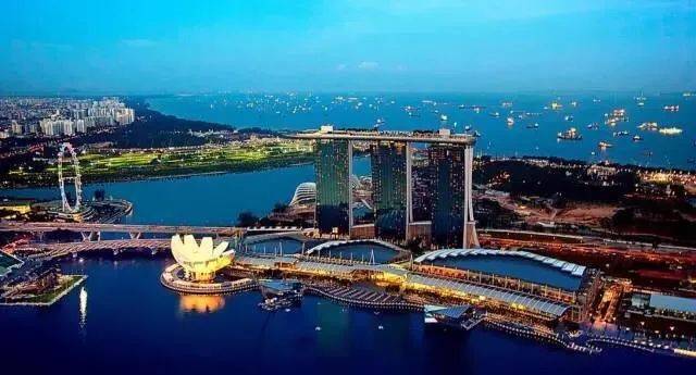 新加坡小康家庭每月赚多少钱？揭秘新加坡中产现状