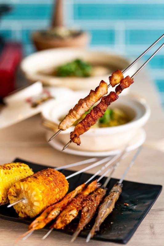 胖胖鸡携新装修强势回归!鸡公煲串烧自助买一送一,无限量供应