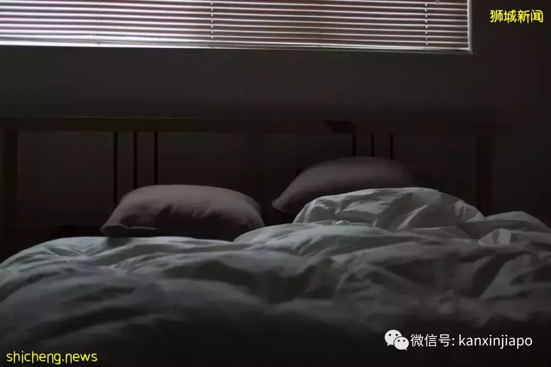 深夜emo的你并不孤独,新加坡超七成人睡眠不足