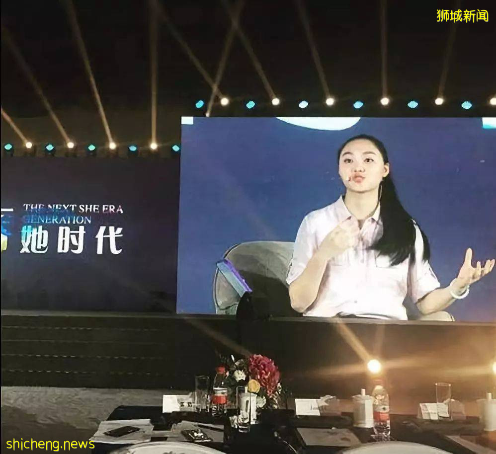 李连杰小女儿毕业照刷屏!太美了!因孩子教育选择移民新加坡,优秀