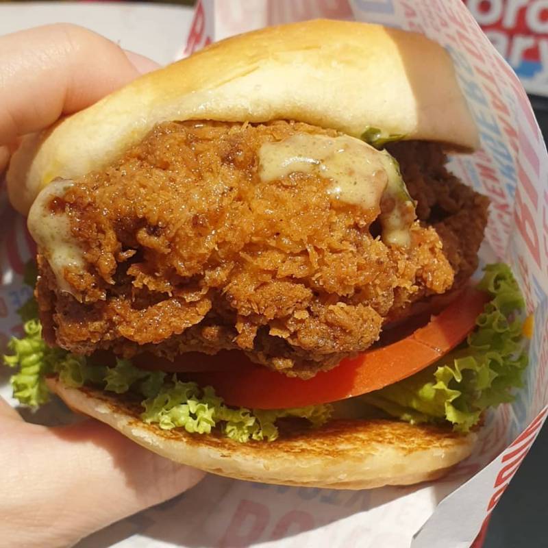 “Ordinary Burger”新晉漢堡專賣店🍔 厚實多汁肉餅、獨創海鮮漢堡😍 一粒S$5.30起