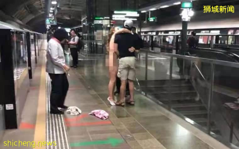 一對情侶在新加坡巴士上親熱,竟遭安哥破口大罵
