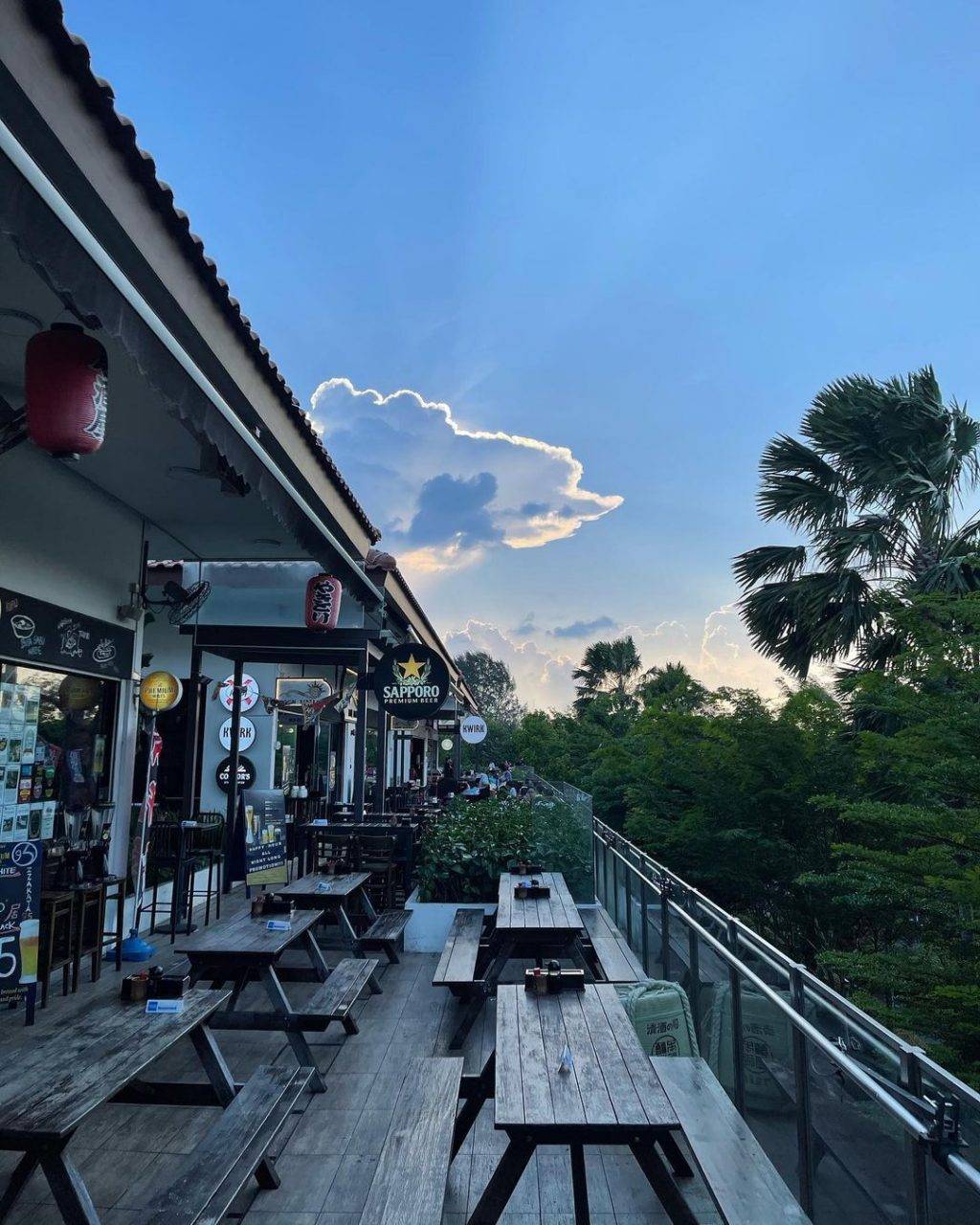 氛圍感十足的日式居酒屋🏮 榜鵝區“IZAKAYA 95”美味日料配美酒!招牌炭烤肉串來一份🤤