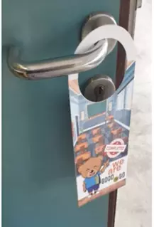 作爲新加坡小學裏的“班長”和“大隊長”，我家兩個女兒每天都要做什麽