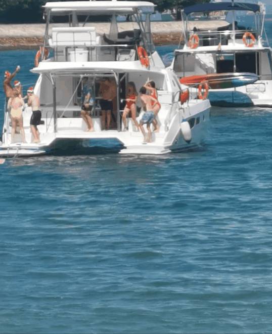 前天牛車水到處是人!新加坡嚴懲防疫違規,20組人在公園被罰款